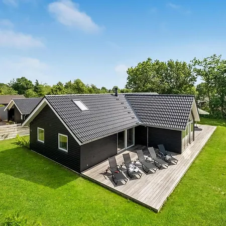 Four-bedroom In Vakantiehuis *