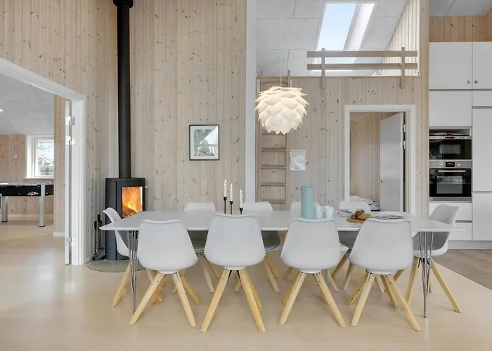 Four-bedroom In Dom wakacyjny *