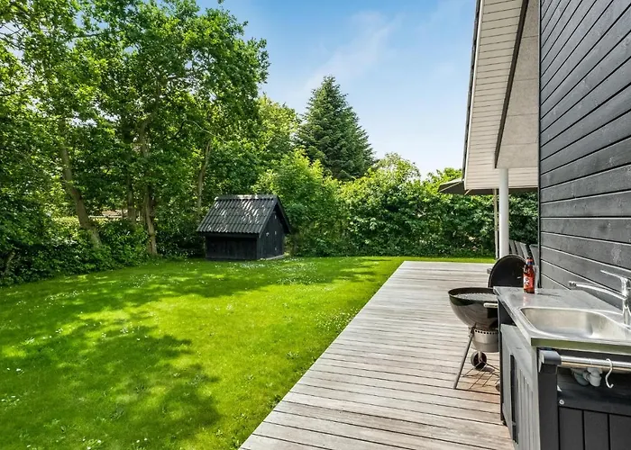 Сasa de vacaciones Four-bedroom In *